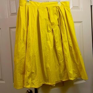 Amazing skirt! One of my favs!